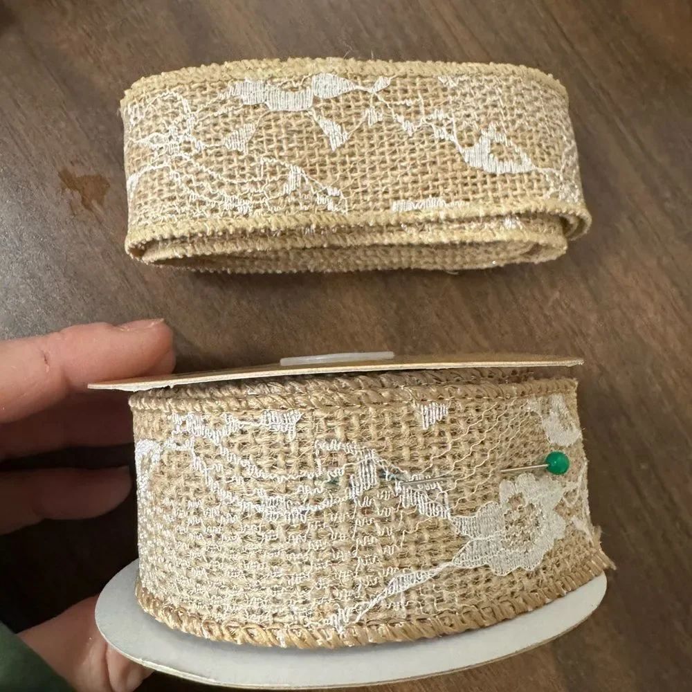 Lot of Burlap - Picture 5 of 9